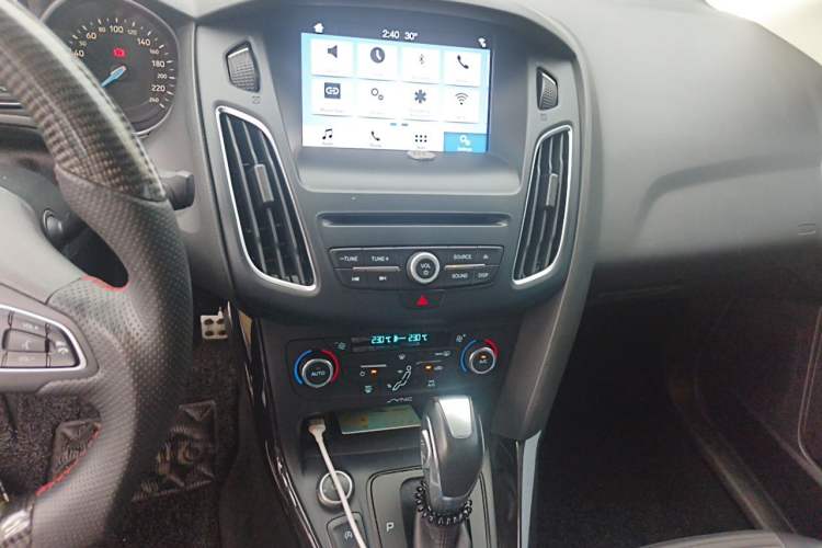 Used Ford Focus 2017 Sedan EcoBoost 180 Automatic Elite Model Audio And AC Panel