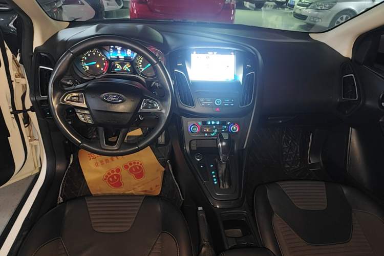 Used Ford Focus 2017 Hatchback EcoBoost 180 Automatic Elite Model Audio And AC Panel