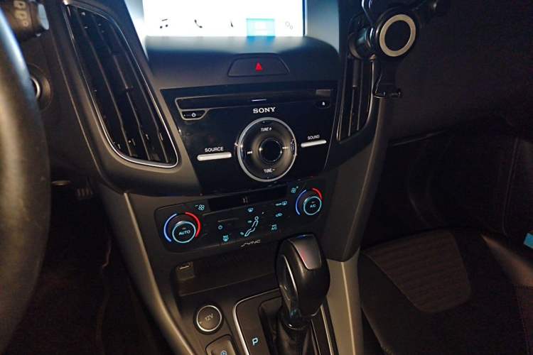 Used Ford Focus 2017 Hatchback EcoBoost 180 Automatic Sport Model Audio And AC Panel