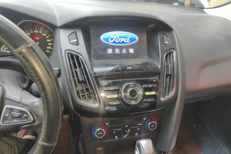 Used Ford Focus 2017 Sedan 1.6L Automatic Fashion Edition Smart Drive Version Audio And AC Panel