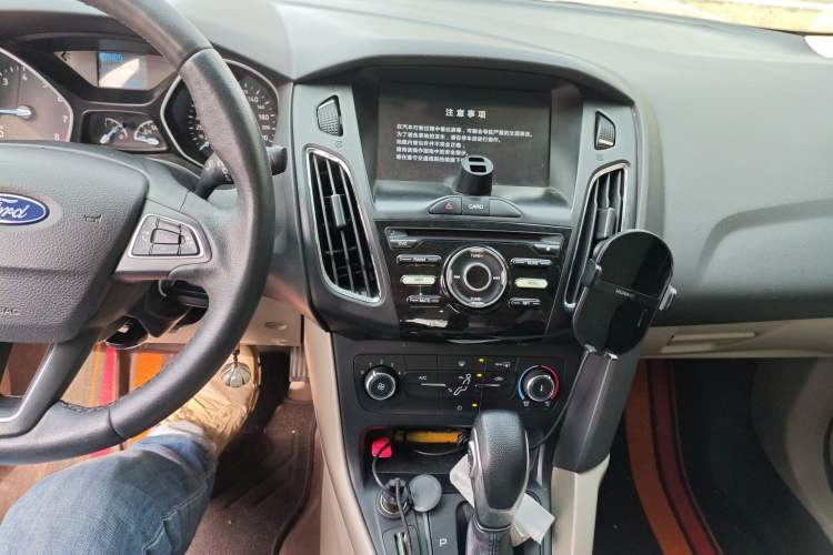 Used Ford Focus 2017 Sedan 1.6L Automatic Comfort Plus SmartDrive Edition Audio And AC Panel