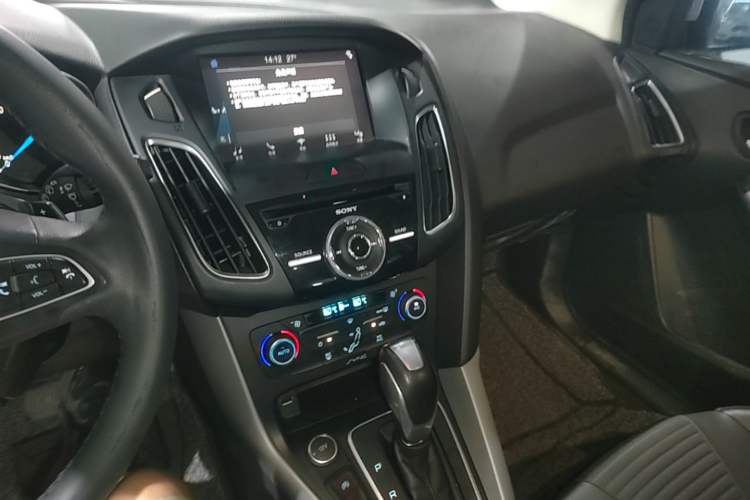 Used Ford Focus 2017 Hatchback EcoBoost 180 Automatic Sport Model Audio And AC Panel