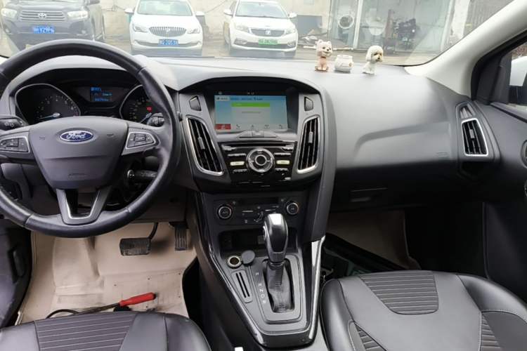 Used Ford Focus 2017 Hatchback 1.6L Automatic Fashion Edition Smart Drive Version Audio And AC Panel