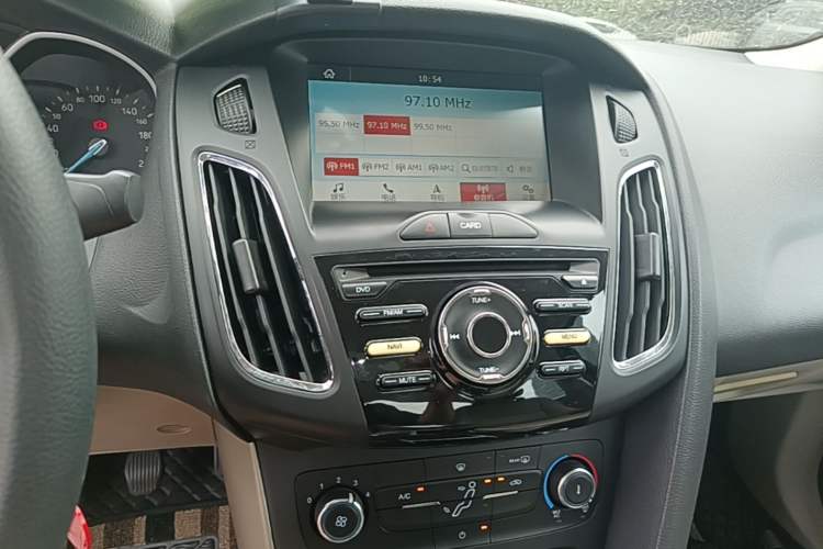 Used Ford Focus 2017 Sedan 1.6L Manual Comfort Plus SmartDrive Edition Audio And AC Panel