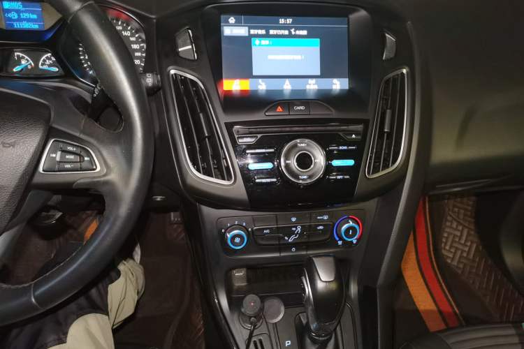 Used Ford Focus 2017 Hatchback 1.6L Automatic Fashion Edition Smart Drive Version Audio And AC Panel