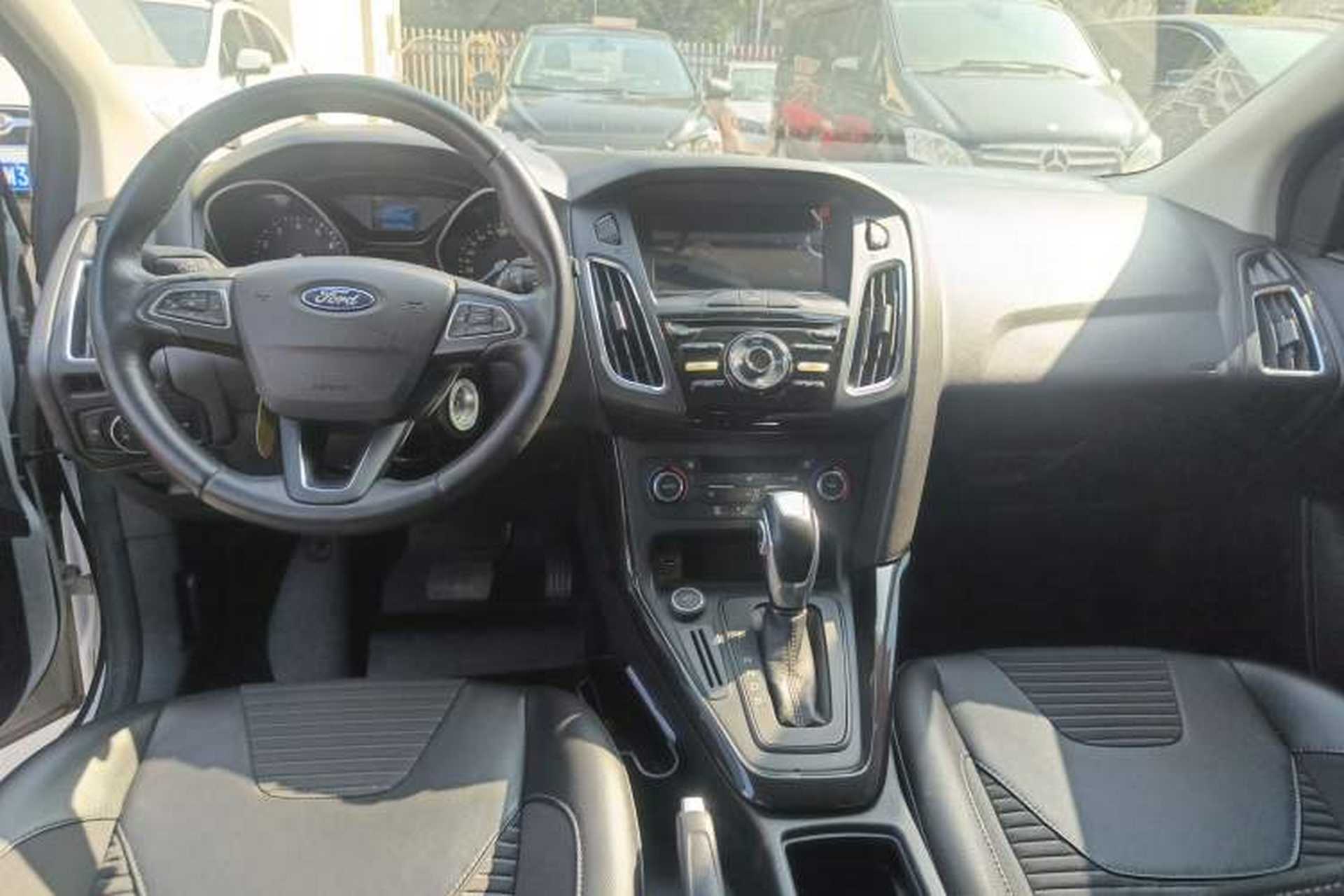 Used Ford Focus 2017 Hatchback 1.6L Automatic Fashion Edition Smart Drive Version Audio And AC Panel