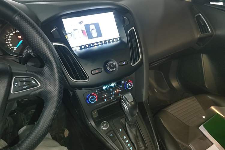 Used Ford Focus 2017 Hatchback EcoBoost 180 Automatic Elite Model Audio And AC Panel