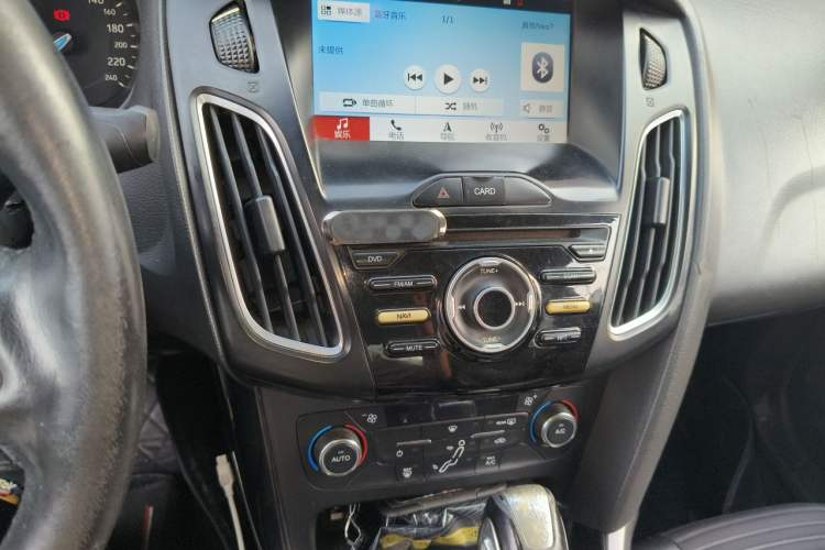 Used Ford Focus 2017 Sedan 1.6L Automatic Fashion Edition Smart Drive Version Audio And AC Panel