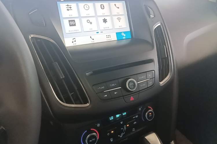 Used Ford Focus 2017 Sedan EcoBoost 180 Automatic Elite Model Audio And AC Panel