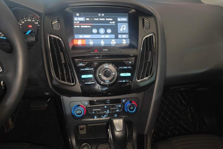 Used Ford Focus 2017 Sedan 1.6L Automatic Fashion Edition Smart Drive Version Audio And AC Panel