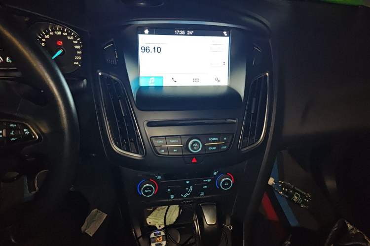 Used Ford Focus 2017 Sedan EcoBoost 180 Automatic Elite Model Audio And AC Panel