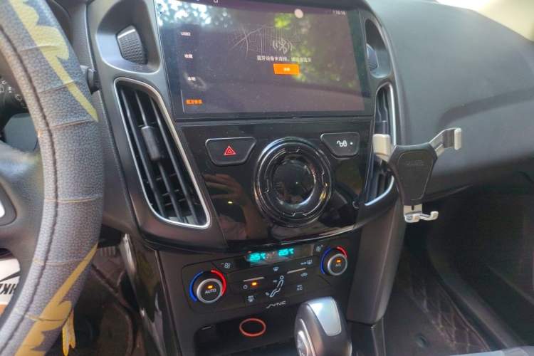 Used Ford Focus 2017 Hatchback EcoBoost 180 Automatic Elite Model Audio And AC Panel