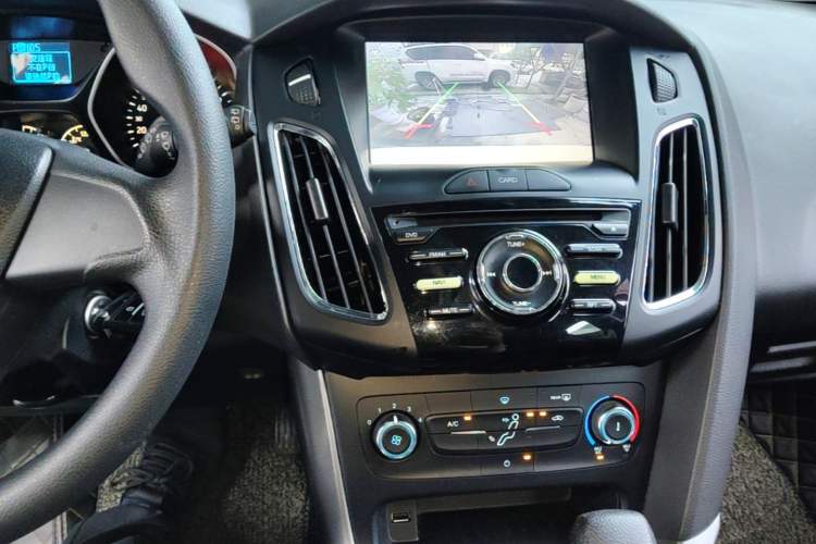 Used Ford Focus 2017 Hatchback 1.6L Automatic Comfort Plus SmartDrive Edition Audio And AC Panel