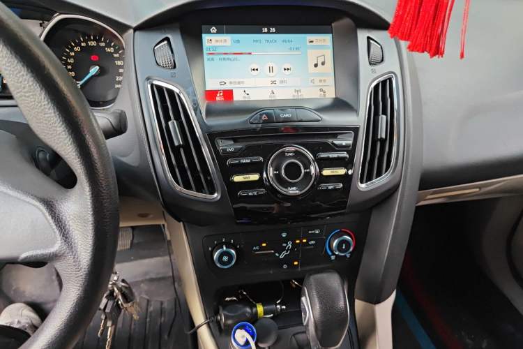 Used Ford Focus 2017 Sedan 1.6L Automatic Comfort Plus SmartDrive Edition Audio And AC Panel