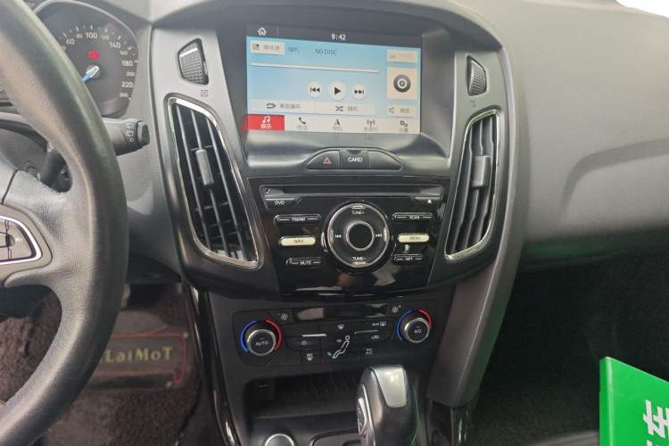Used Ford Focus 2017 Hatchback 1.6L Automatic Fashion Edition Smart Drive Version Audio And AC Panel