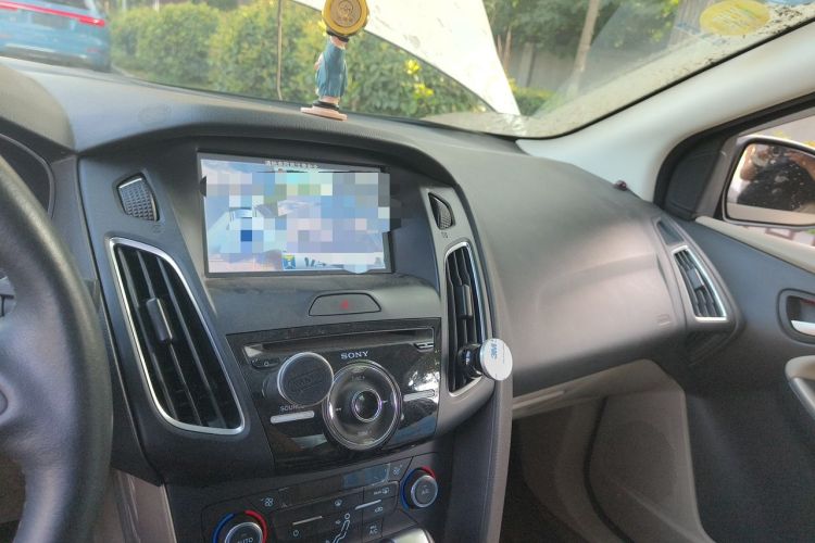 Used Ford Focus 2017 Sedan EcoBoost 180 Automatic Flagship Model Audio And AC Panel