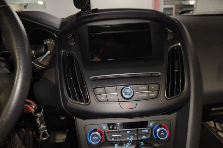 Used Ford Focus 2017 Sedan EcoBoost 180 Automatic Elite Model Audio And AC Panel