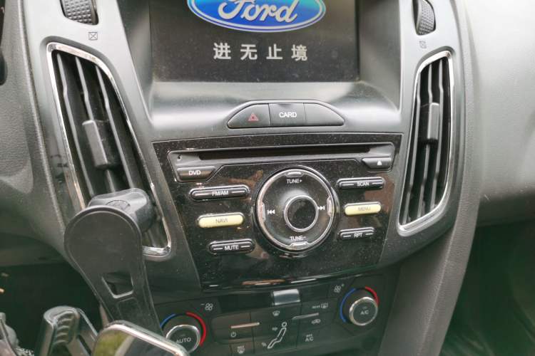 Used Ford Focus 2017 Sedan 1.6L Automatic Fashion Edition Smart Drive Version Audio And AC Panel
