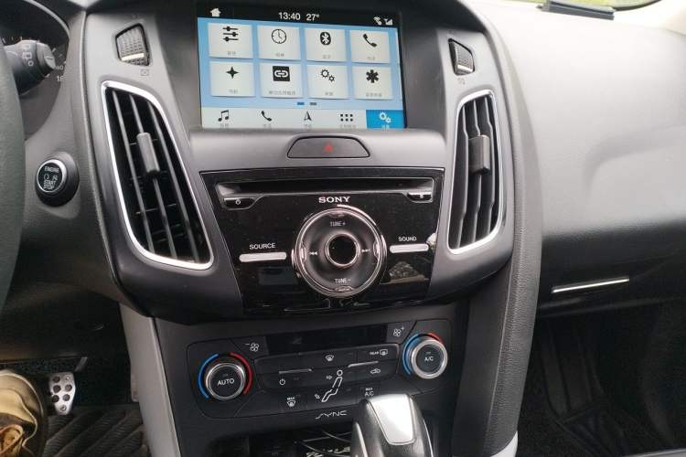 Used Ford Focus 2017 Hatchback EcoBoost 180 Automatic Sport Model Audio And AC Panel