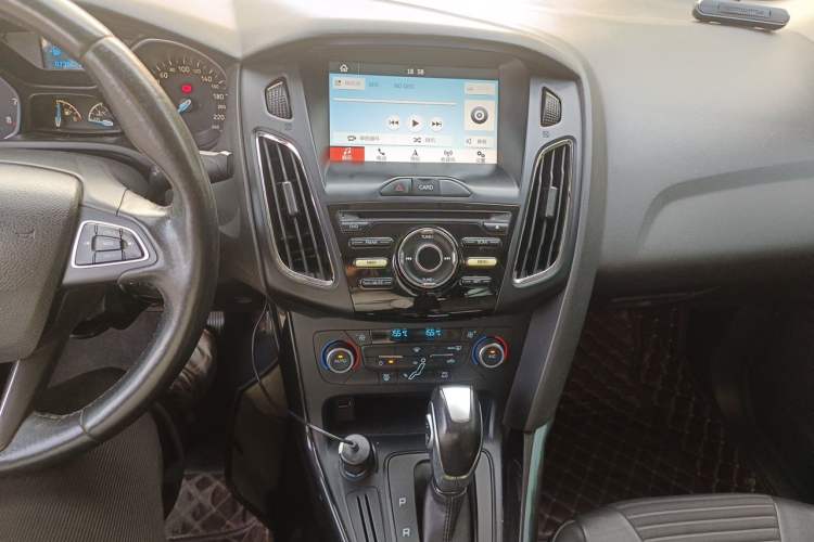 Used Ford Focus 2017 Sedan 1.6L Automatic Fashion Edition Smart Drive Version Audio And AC Panel