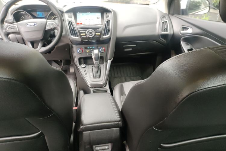 Used Ford Focus 2017 Sedan 1.6L Automatic Fashion Edition Smart Drive Version Audio And AC Panel
