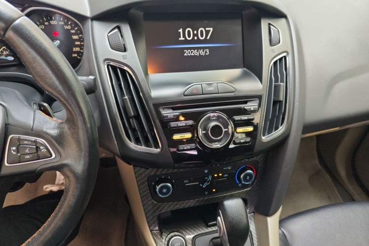 Used Ford Focus 2017 Sedan 1.6L Automatic Comfort Plus SmartDrive Edition Audio And AC Panel