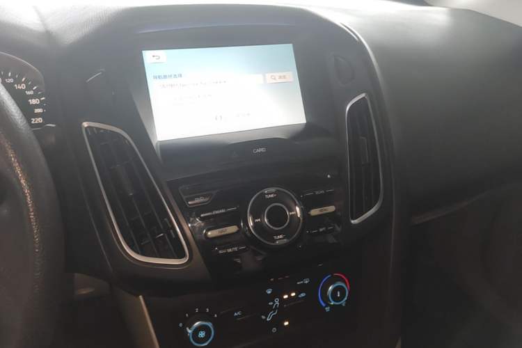 Used Ford Focus 2017 Sedan 1.6L Manual Comfort Plus SmartDrive Edition Audio And AC Panel