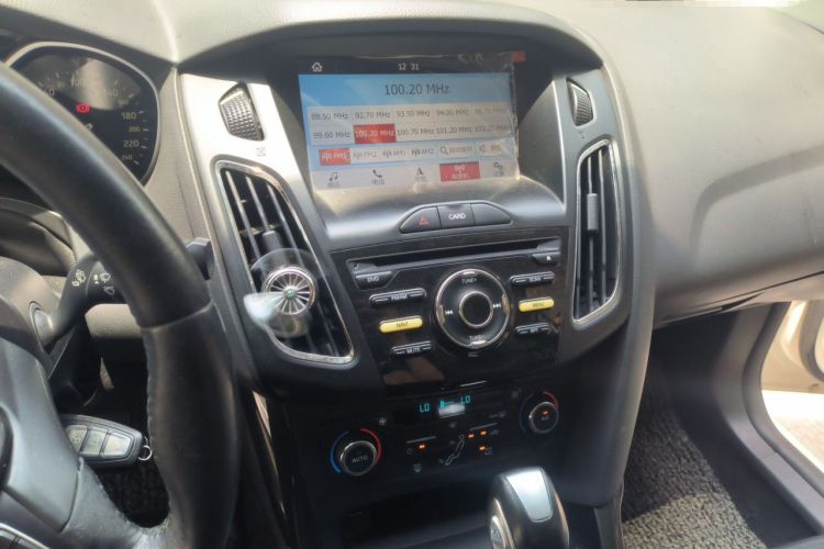 Used Ford Focus 2017 Sedan 1.6L Automatic Fashion Edition Smart Drive Version Audio And AC Panel