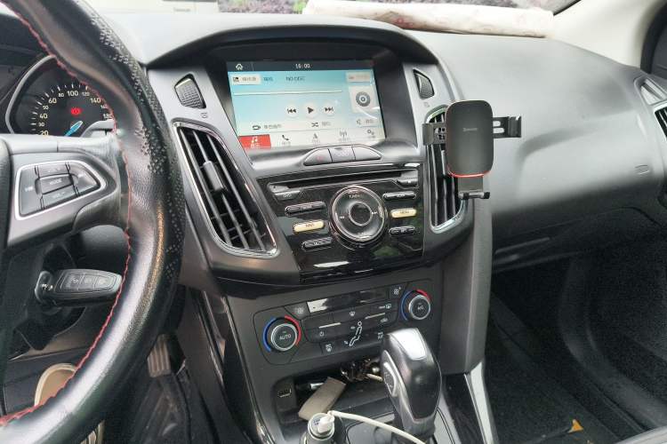 Used Ford Focus 2017 Sedan 1.6L Automatic Fashion Edition Smart Drive Version Audio And AC Panel