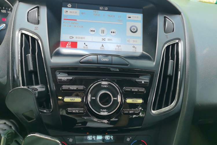 Used Ford Focus 2017 Sedan 1.6L Automatic Fashion Edition Smart Drive Version Audio And AC Panel