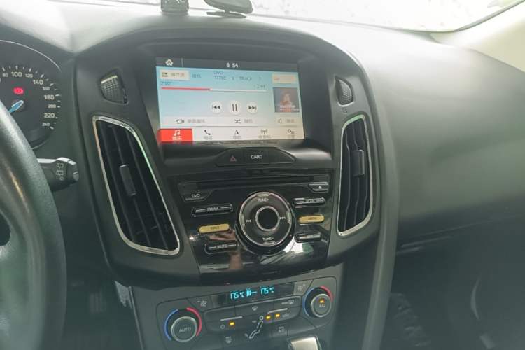 Used Ford Focus 2017 Hatchback 1.6L Automatic Fashion Edition Smart Drive Version Audio And AC Panel