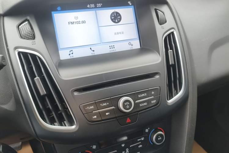 Used Ford Focus 2017 1.5T CTCC White and Black Limited Edition Audio And AC Panel
