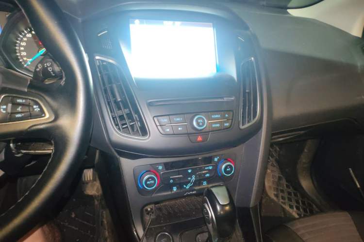 Used Ford Focus 2017 Sedan EcoBoost 180 Automatic Elite Model Audio And AC Panel