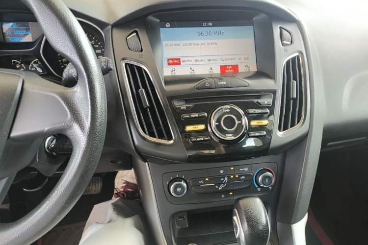 Used Ford Focus 2017 Hatchback 1.6L Automatic Comfort Plus SmartDrive Edition Audio And AC Panel