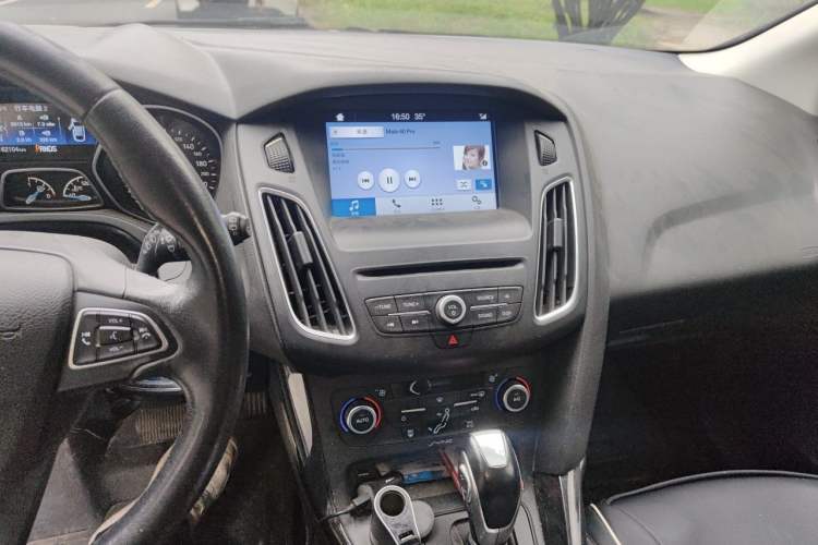 Used Ford Focus 2017 Hatchback EcoBoost 180 Automatic Elite Model Audio And AC Panel