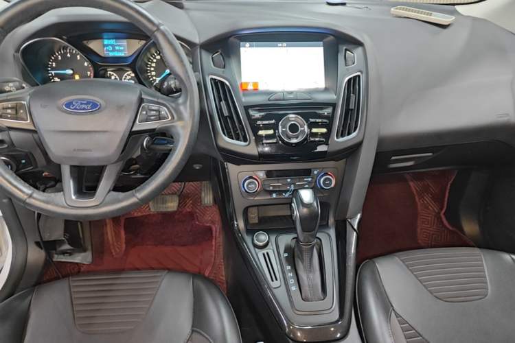 Used Ford Focus 2017 Sedan 1.6L Automatic Fashion Edition Smart Drive Version Audio And AC Panel