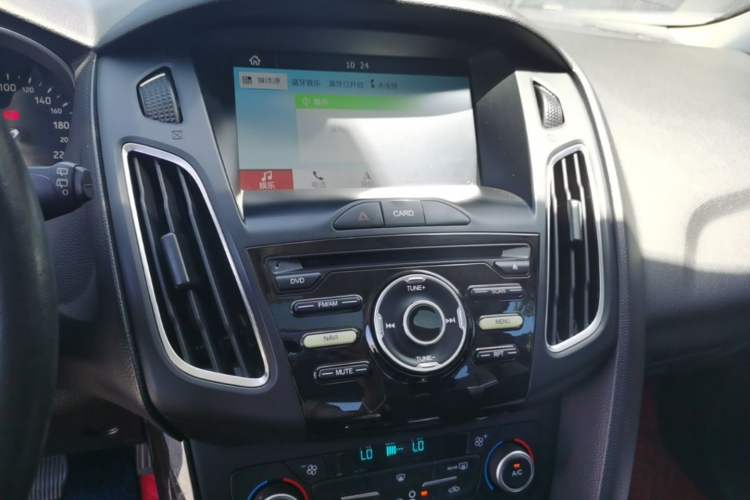 Used Ford Focus 2017 Hatchback 1.6L Automatic Fashion Edition Smart Drive Version Audio And AC Panel