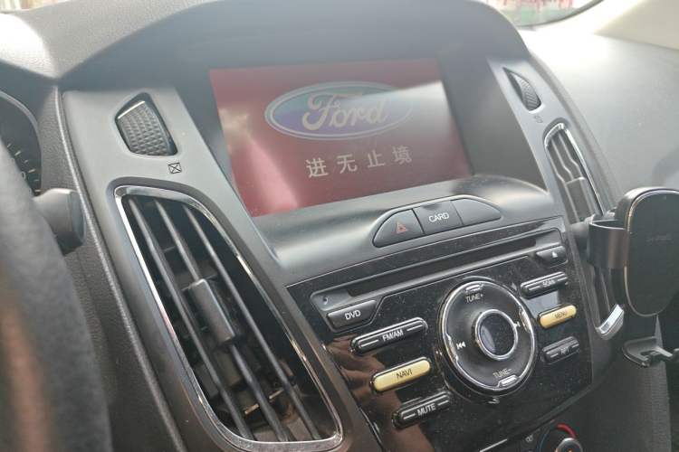 Used Ford Focus 2017 Sedan 1.6L Automatic Fashion Edition Smart Drive Version Audio And AC Panel