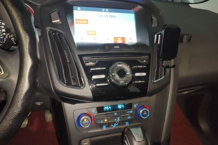 Used Ford Focus 2017 Hatchback 1.6L Automatic Fashion Edition Smart Drive Version Audio And AC Panel