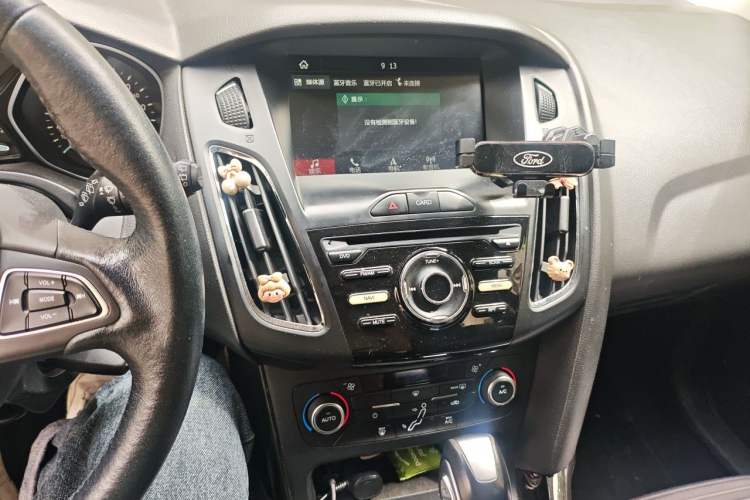 Used Ford Focus 2017 Hatchback EcoBoost 125 Automatic - Ultra-Powerful Style Edition with Smart Drive Features Audio And AC Panel