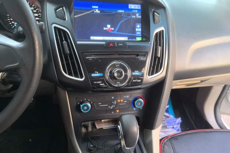 Used Ford Focus 2017 Sedan 1.6L Automatic Comfort Plus SmartDrive Edition Audio And AC Panel