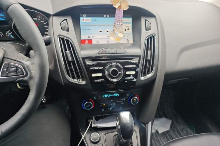 Used Ford Focus 2017 Sedan 1.6L Automatic Fashion Edition Smart Drive Version Audio And AC Panel