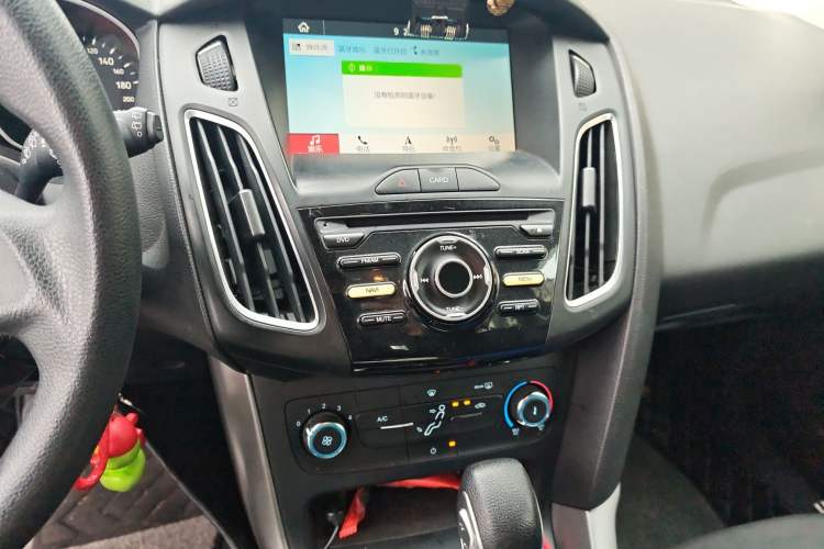 Used Ford Focus 2017 Hatchback 1.6L Automatic Comfort Plus SmartDrive Edition Audio And AC Panel
