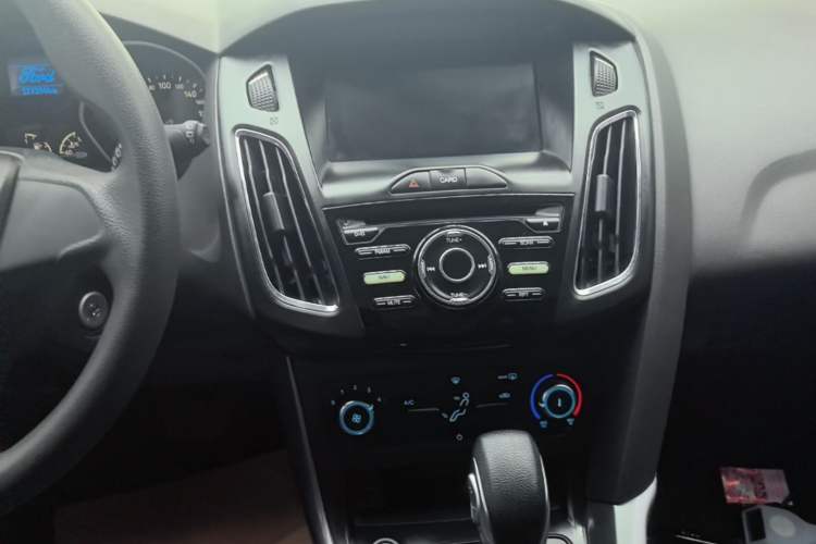 Used Ford Focus 2017 Hatchback 1.6L Automatic Comfort Plus SmartDrive Edition Audio And AC Panel