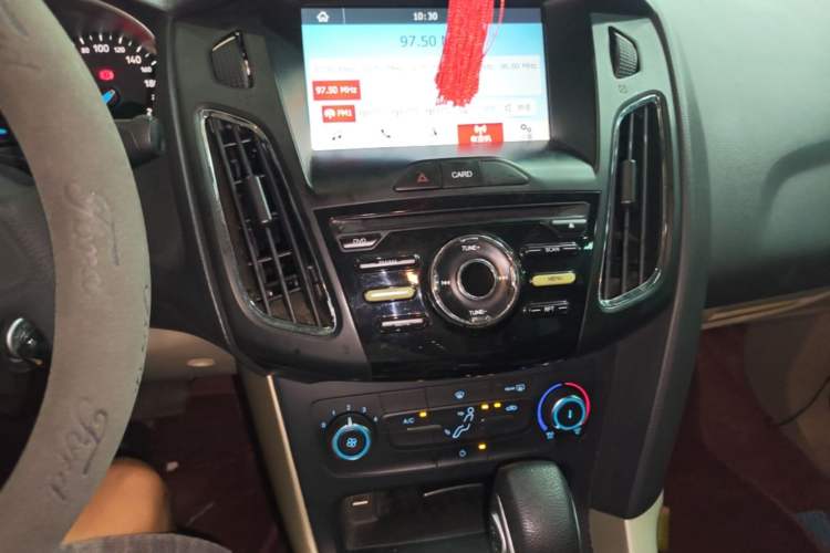 Used Ford Focus 2017 Sedan 1.6L Automatic Comfort Plus SmartDrive Edition Audio And AC Panel