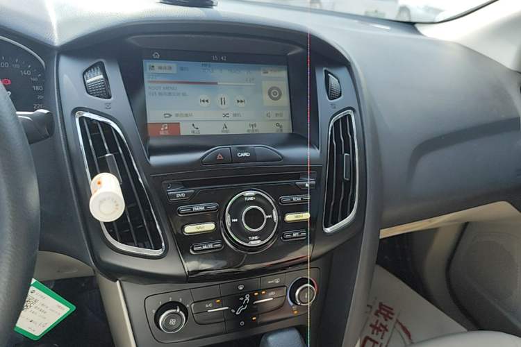 Used Ford Focus 2017 Sedan 1.6L Automatic Comfort Plus SmartDrive Edition Audio And AC Panel