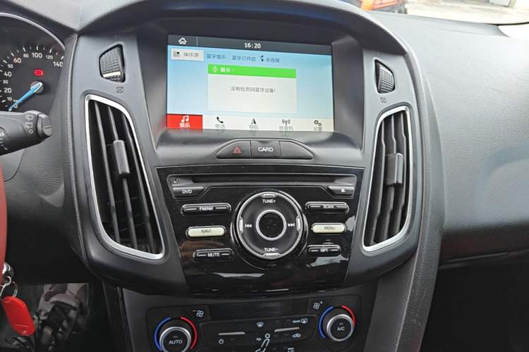 Used Ford Focus 2017 Hatchback 1.6L Automatic Fashion Edition Smart Drive Version Audio And AC Panel