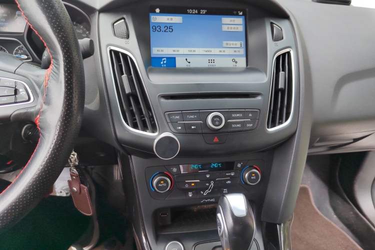 Used Ford Focus 2017 Sedan EcoBoost 180 Automatic Elite Model Audio And AC Panel