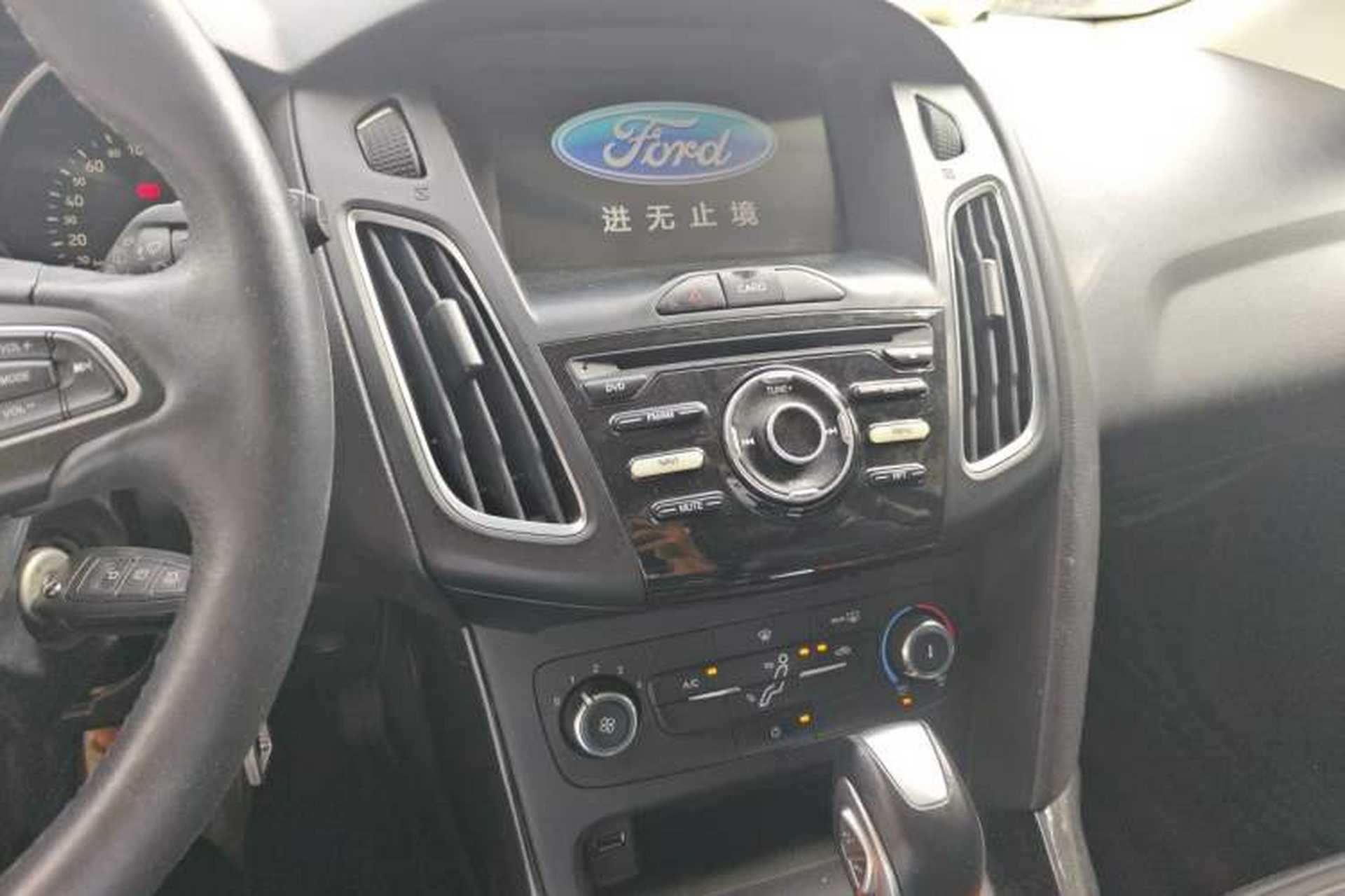 Used Ford Focus 2017 Hatchback 1.6L Automatic Fashion Edition Smart Drive Version Audio And AC Panel