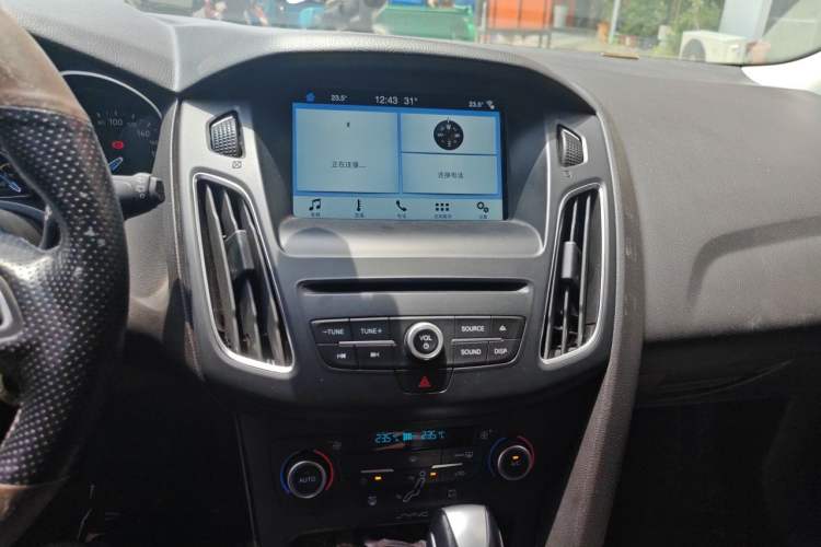 Used Ford Focus 2017 Hatchback EcoBoost 180 Automatic Elite Model Audio And AC Panel